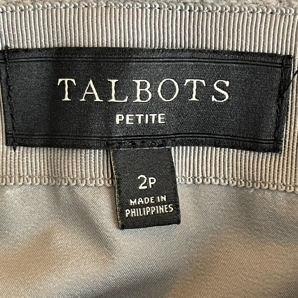 Talbots Women's Gray Herringbone Wool Blend Scalloped Button Mini Skirt Size 2P - Picture 4 of 5